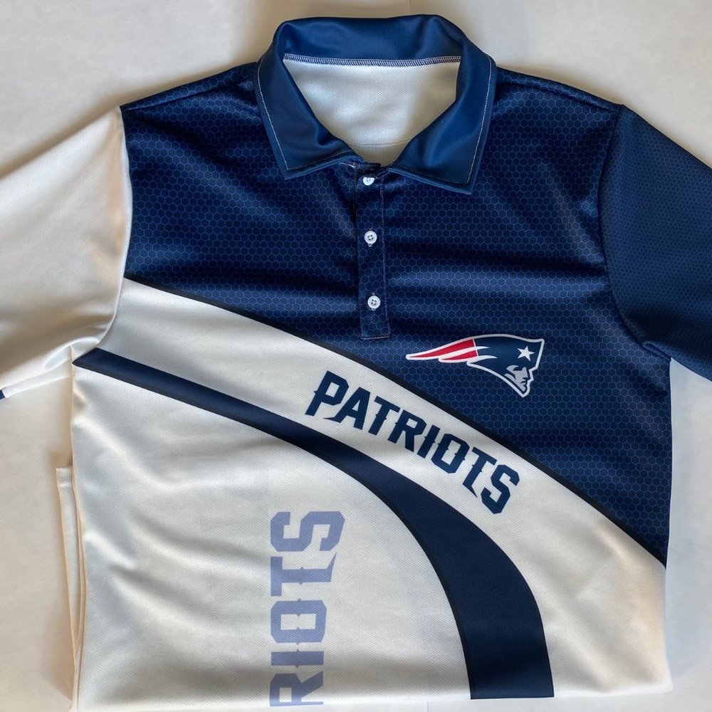 Men's L/XL Polo New England Patriots NFL Football Fan Polyester Collared Shirt
